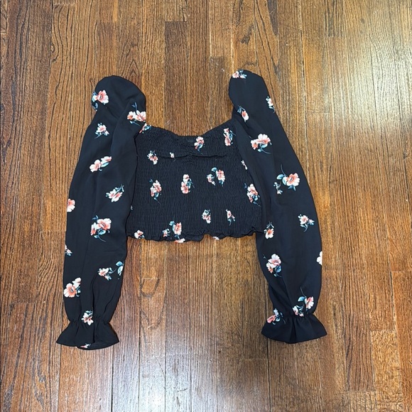 Forever 21 Cropped Floral Top - Picture 1 of 5
